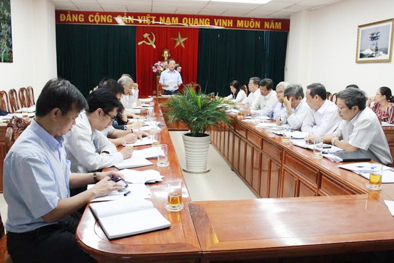 Phó chủ tịch UBND tỉnh Trần Minh Phúc phát biểu ý kiến chỉ đạo tại buổi làm việc