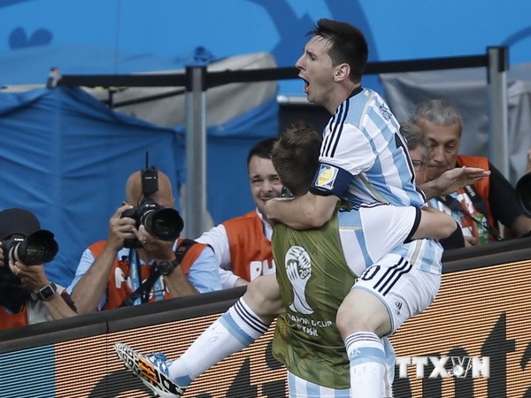 Messi đưa Argentina vào vòng knock-out. (Nguồn: AFP/TTXVN)