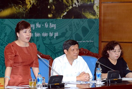 Bộ trưởng Y tế Nguyễn Thị Kim Tiến báo cáo về tình hình dịch bệnh - Ảnh: VGP