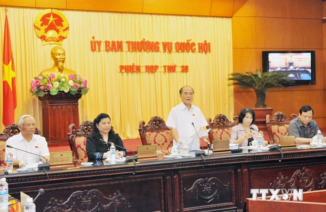 Chủ tịch Quốc hội Nguyễn Sinh Hùng chủ trì và phát biểu khai mạc phiên họp thứ 30 của Ủy ban Thường vụ Quốc hội khóa XIII. Ảnh: TTXVN