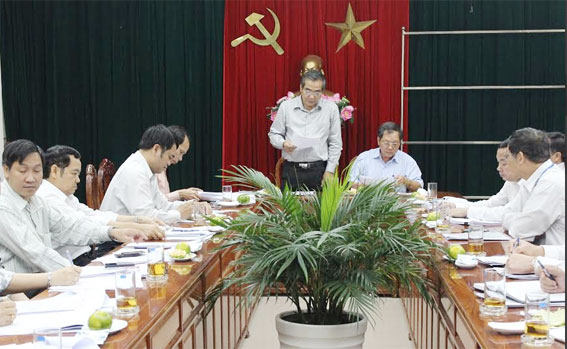  Đồng chí Trần Văn Tư phát biểu tại cuộc họp