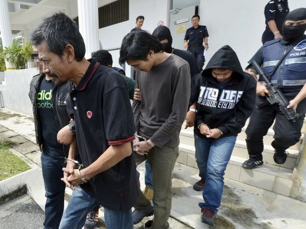 Từ trái qua các bị cáo Mohd Rosmadi Che Daud, Mohd Syafrein Rasid và Mohamad Yusoffe. (Nguồn: thestar.com.my)