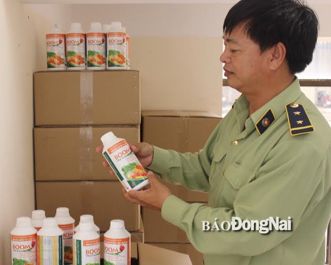 Phân bón lá giả nhãn hiệu BOOM của Công ty CP thuốc Bảo vệ thực vật An Giang