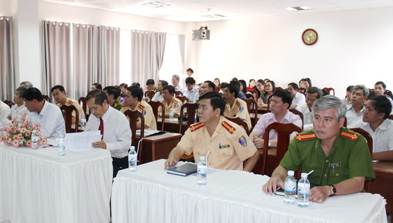 Các đại biểu tham dự buổi lễ tổng kết cuộc thi
