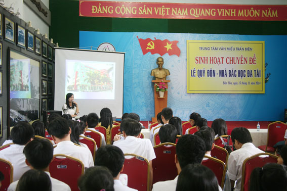 Quanh cảnh buổi sinh hoạt