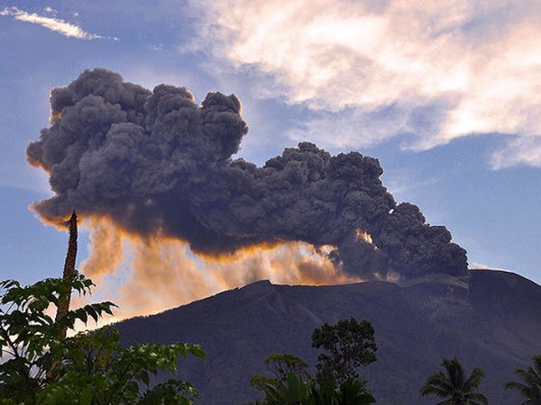 Núi lửa Gamalama tại Indonesia. (Nguồn: AP)
