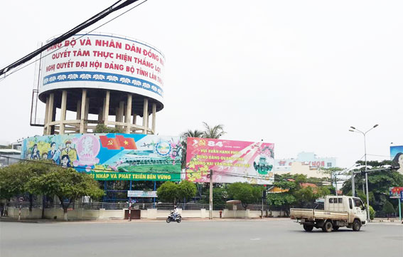 Một số biển quảng cáo tại TP.Biên Hòa.