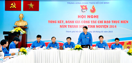 Bí thư thứ nhất Trung ương Đoàn Nguyễn Đắc Vinh phát biểu tại hội nghị.