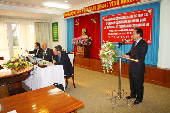 Bí thư Tỉnh ủy Trần Đình Thành đọc diễn văn chào đón ông IIJIMA ISAO.