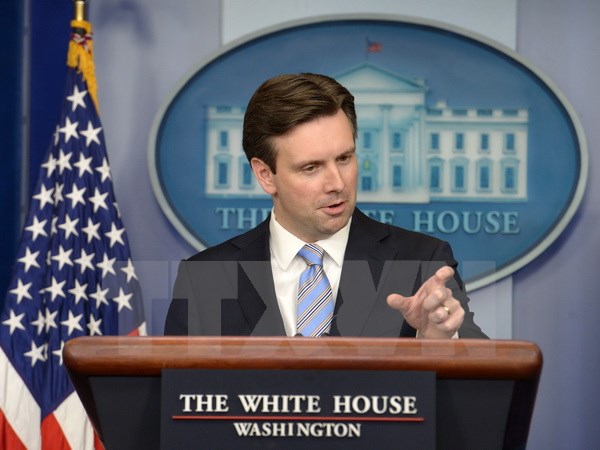 Phát ngôn viên Nhà Trắng Josh Earnest. (Ảnh: THX/TTXVN)