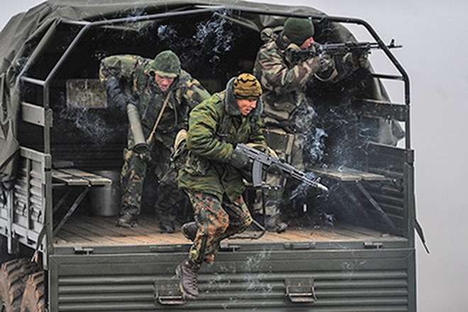 Quân đội Nga tập trận. (Nguồn: lenta.ru)