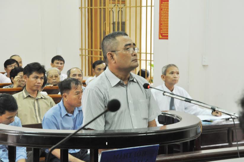 Bị cáo Trần Minh Châu trình bày tại tòa
