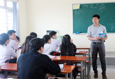 Một lớp ôn tập môn Tiếng Anh của Trường THPT Tân Hòa, TP. Biên Hòa.