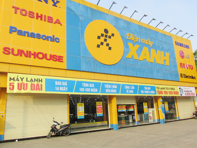 Một trong những trung tâm của dienmay.com đã đổi tên thành Điện máy xanh (đường Phạm Văn Thuận, Phường Thống Nhất, TP.Biên Hòa). (Ảnh: Kim Vũ)
