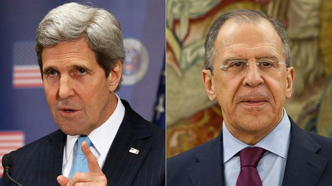 Ngoại trưởng Nga Sergei Lavrov (phải) và người đồng cấp Mỹ John Kerry. (Nguồn: AP)