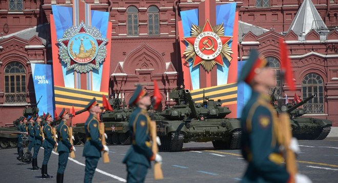 Đây là lễ duyệt binh lớn nhất trong lịch sử nước Nga với sự tham gia của khoảng 16.500 quân nhân, gần 200 trang thiết bị khí tài quân sự, 140 trực thăng và chiến đấu cơ.