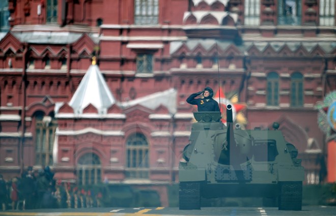 Xe tăng tham gia duyệt binh trên Quảng trường Đỏ ngày 9/5 (Nguồn: TTXVN)