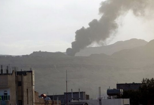  Hiện trường 1 vụ không kích của Saudi Arabia vào phiến quân Houthi tại Yemen. (Nguồn: BBC)