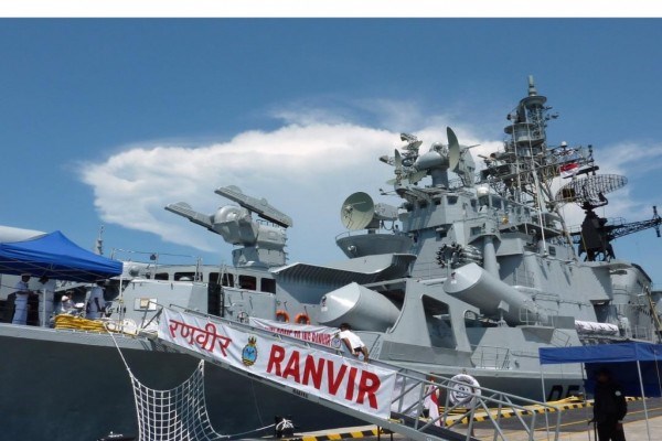 Tàu khu trục INS Ranvir của Hải quân Ấn Độ. (Ảnh: ĐSQ Ấn Độ tại Jakarta)