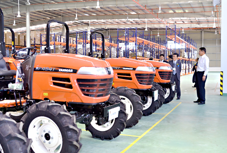Máy nông nghiệp được nhập khẩu từ Nhật Bản đang lưu tại Trung tâm kho vận logistics của Công ty Sankyu Logistics Việt Nam ở Khu công nghiệp Nhơn Trạch 3.
