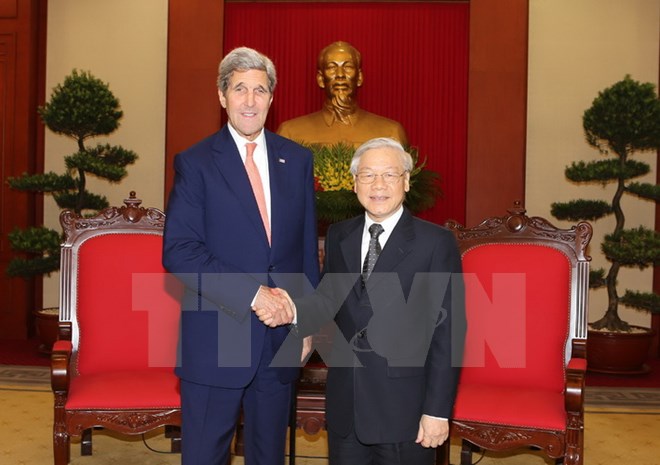 Tổng Bí thư Nguyễn Phú Trọng tiếp Bộ trưởng Ngoại giao Hoa Kỳ John Kerry đang thăm chính thức Việt Nam. (Ảnh: TTXVN)