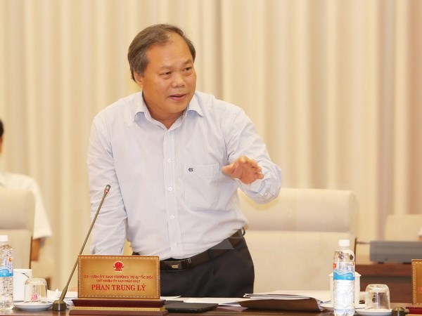 Chủ nhiệm Ủy ban Pháp luật của Quốc hội Phan Trung Lý phát biểu ý kiến. (Ảnh: TTXVN)
