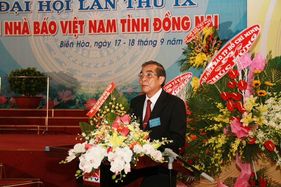 Đồng chí Trần Văn Tư, Phó bí thư thường trực Tỉnh ủy, Chủ tịch HĐND tỉnh phát biểu chỉ đạo tại Đai hội.
