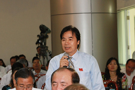 Phó giám đốc Sở Văn hóa - thể thao và du lịch Giang Mạnh Hà phát biểu tại phiên thảo luận.