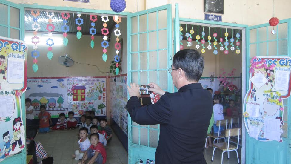 Đoàn đại biểu của tỉnh Gyeongnam thăm Trường mầm non Hoa Mai