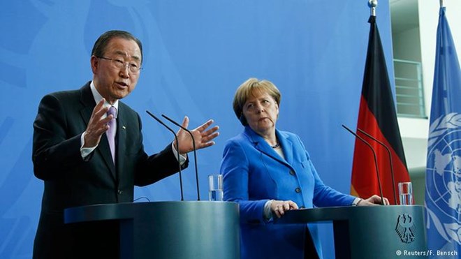 Tổng Thư ký Liên hợp quốc Ban Ki-moon và Thủ tướng Đức Angela Merkel. (Nguồn: dw.com)