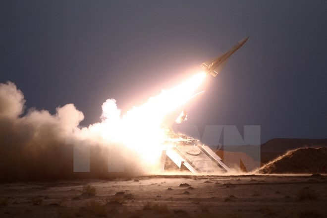 Iran phóng tên lửa đất đối không Hawk trong diễn tập quân sự hồi năm 2012. Ảnh minh họa. (Nguồn: AFP/TTXVN)
