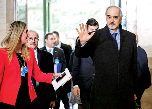 Đại sứ Syria tại Liên hợp quốc, Trưởng phái đoàn Chính phủ Syria Bashar al-Jaafari (phải) tới Geneva, tham dự cuộc hòa đàm. Nguồn: AFP