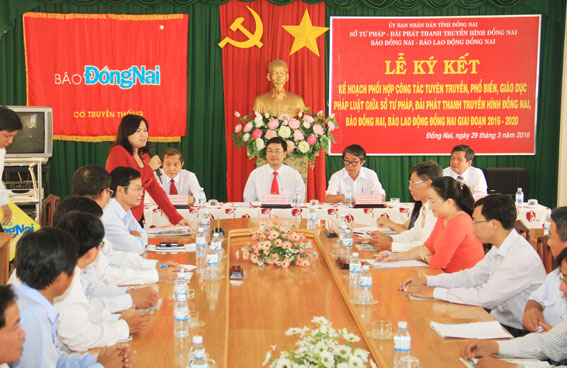 Phó chủ tịch UBND tỉnh Nguyễn Hòa Hiệp phát biểu chỉ đạo tại lễ ký kết.