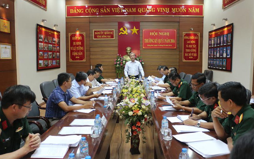 Đồng chí Nguyễn Phú Cường, chủ trì hội nghị Đảng uỷ quân sự tỉnh