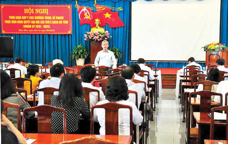 Bí thư Tỉnh ủy Nguyễn Phú Cường phát biểu tại hội nghị.