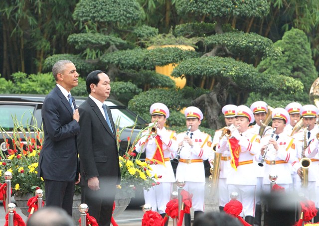 Chủ tịch nước Trần Đại Quang và Tổng thống Barack Obama tại Lễ đón.
