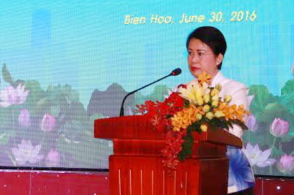 Đồng chí Phan Thị Mỹ Thanh, Phó bí thư Tỉnh ủy, Chủ trì buổi tọa đàm phát biểu khai mạc.