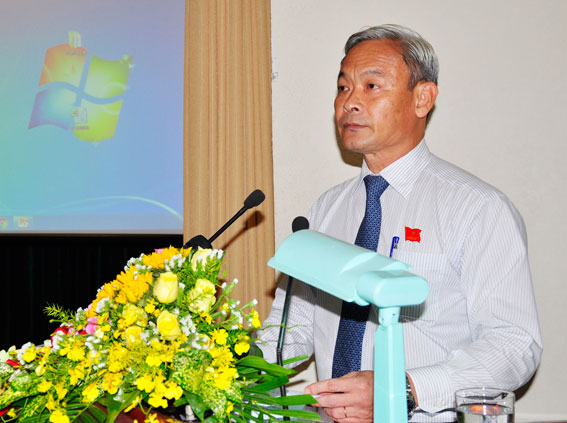 Bí thư Tỉnh ủy, Chủ tịch HĐND tỉnh Nguyễn Phú Cường phát biểu bế mạc kỳ họp.