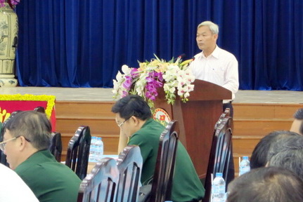 Đồng chí Nguyễn Phú Cường, Bí thư Tỉnh ủy, Bí thư Đảng ủy quân sự tỉnh phát biểu chỉ đạo tại hội nghị