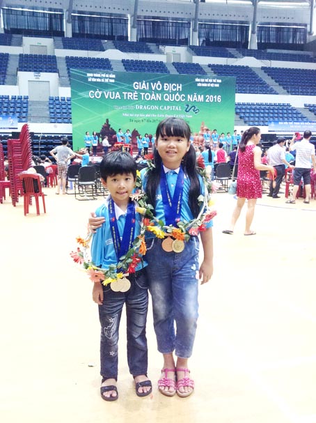 Hai chị em Thái Ngọc Tường Minh - Thái Hồ Tấn Minh đều giành huy chương tại giải.
