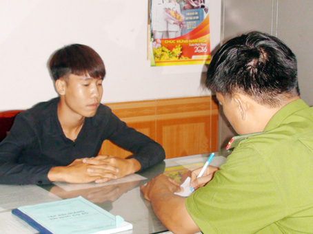 Nguyễn Văn Nam bị bắt giữ tại cơ quan công an.