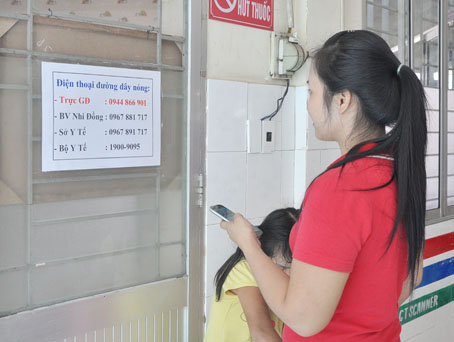 Thân nhân người bệnh luôn có thể tiếp cận số điện thoại đường dây nóng của Bệnh viện nhi đồng Đồng Nai.