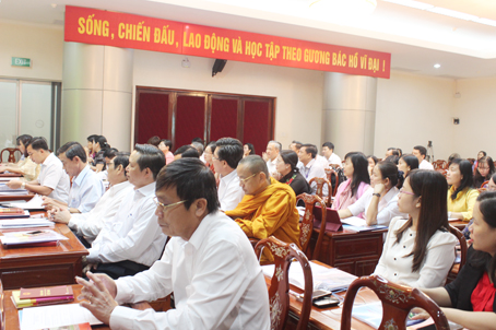  Các đại biểu HĐND tỉnh tham dự hội nghị tập huấn tại điểm cầu chính được truyền hình trực tiếp tại Trụ sở khối nhà nước tỉnh.
