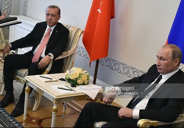 Tổng thống Nga Vladimir Putin và người đồng cấp Thổ Nhĩ Kỳ Recep Tayyip Erdogan tại cuộc gặp hồi tháng Tám vừa qua. (Nguồn: AFP)