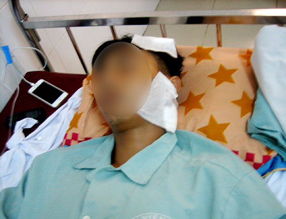  Nạn nhân Bùi Thái Hòa đang được điều trị tại Bệnh viện đa khoa Thống Nhất. (Ảnh: CTV)