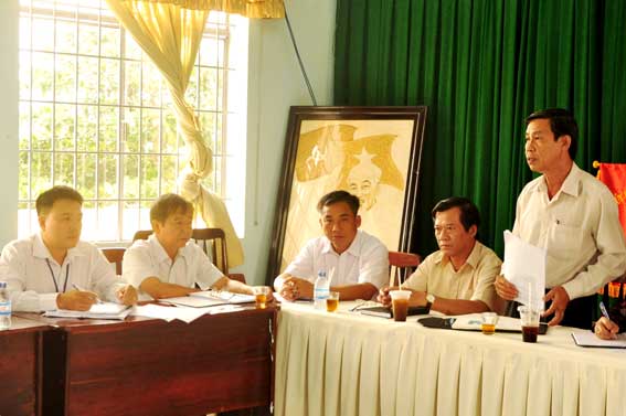 Đại diện UBND thị trấn Long Thành đề xuất nâng phụ cấp cho lực lượng dân quân thường trực.