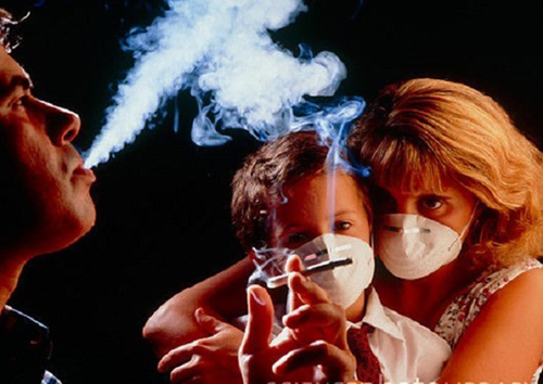 Nhiều phụ nữ và trẻ em bị phơi nhiễm khói thuốc lá tại nhà 
