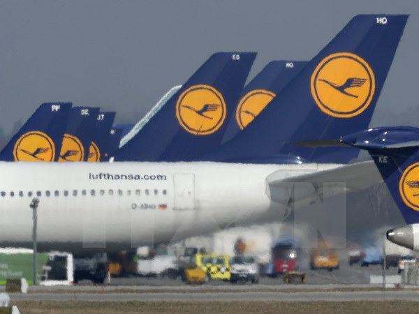 Máy bay của Hãng hàng không Lufthansa tại sân bay ở Munich trong một cuộc đình công. (Ảnh: AFP/TTXVN)