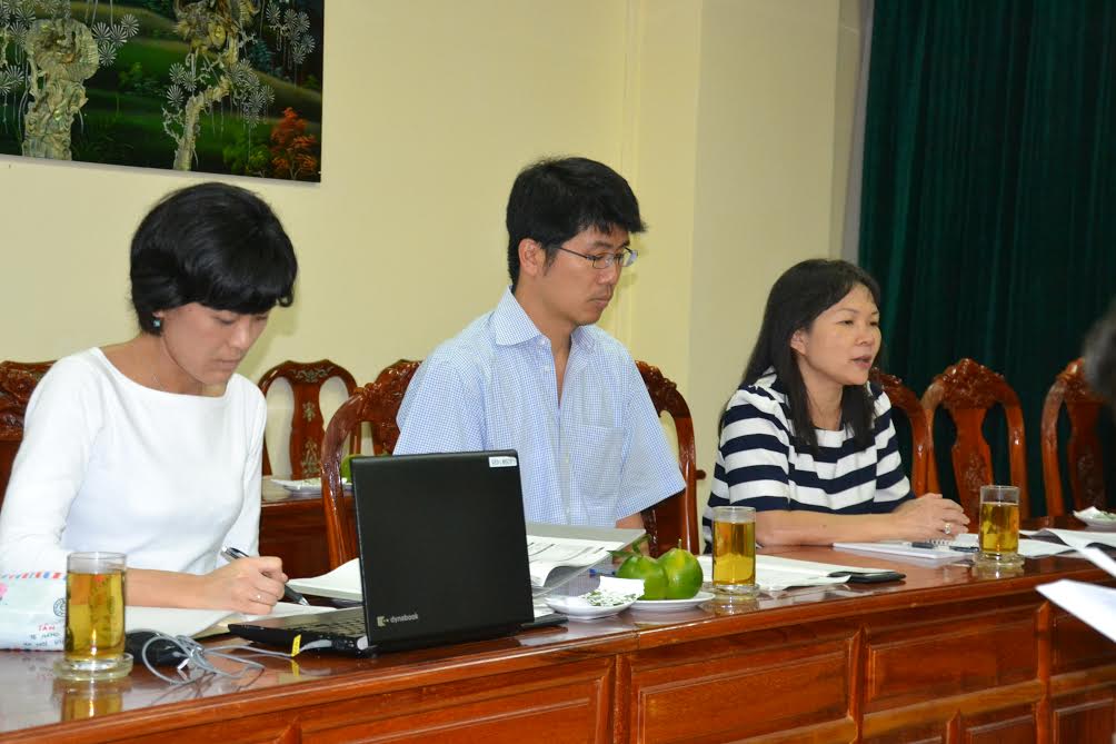 Đại diện tổ chức JICA bà Rie Kawanishi (trái) và ông Taro Katsurai làm việc với UBND tỉnh về vốn ODA cho dự án Cải thiện môi trường nước tỉnh Đồng Nai 