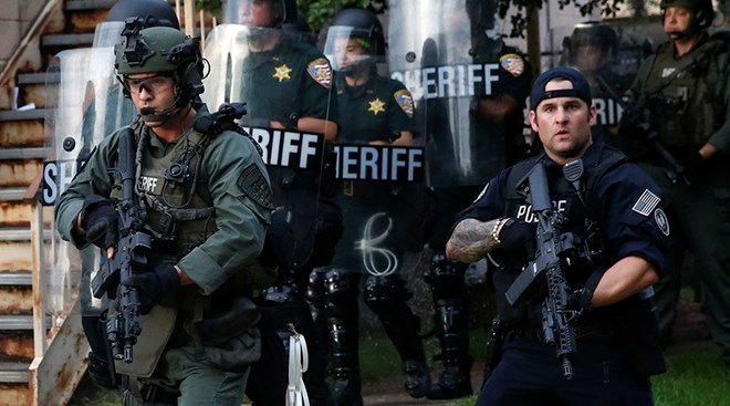 Cảnh sát Mỹ (Ảnh: Reuters)